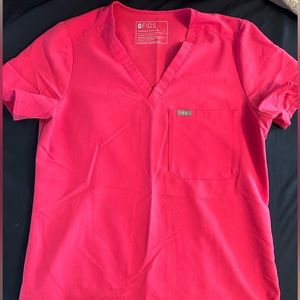 Figs Shocking Pink Size Small Top